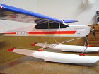Arising Star 40 auf Schwimmern