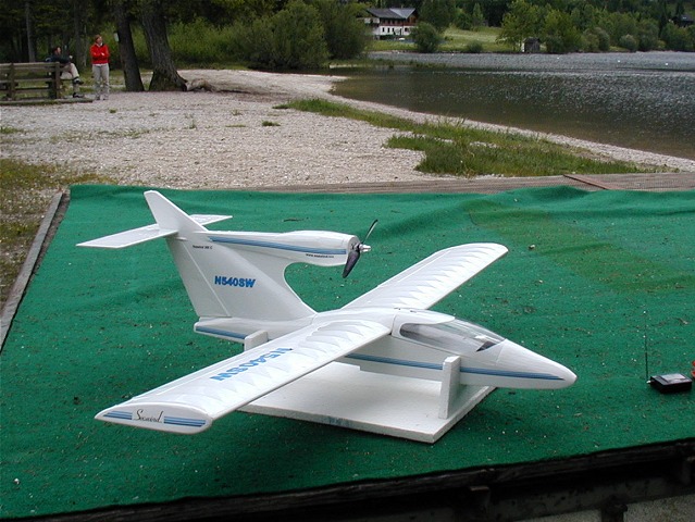 Elektro-Wasserfliegertreffen Grundlsee am 10. und 11. Juni 2006 - Foto 02 - klick = zurck zum Index