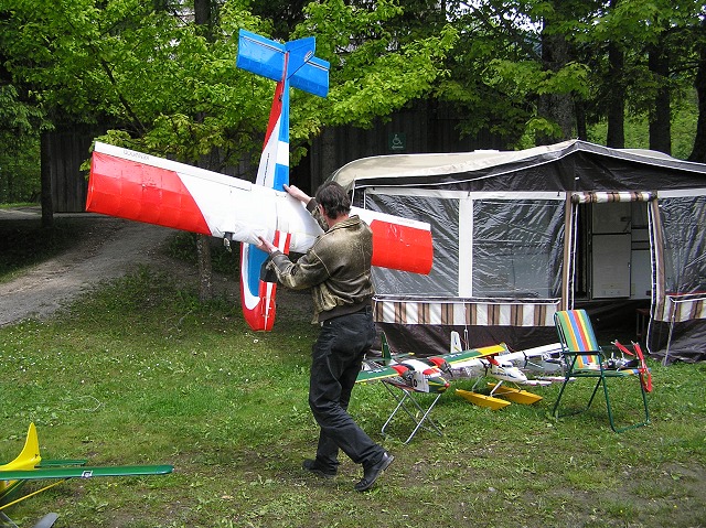 Elektro-Wasserfliegertreffen Grundlsee am 10. und 11. Juni 2006 - Foto 13 - klick = zurck zum Index