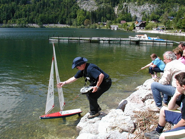 Elektro-Wasserfliegertreffen Grundlsee am 10. und 11. Juni 2006 - Foto 20 - klick = zurck zum Index