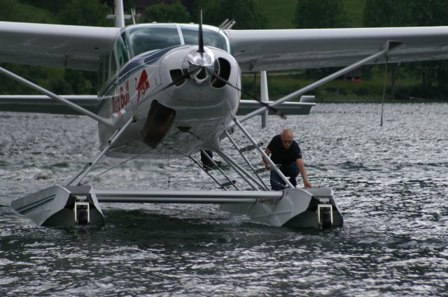 Elektro-Wasserfliegertreffen Grundlsee am 07. und 08. Juni 2008 - Foto 22 - klick = zurck zum Index