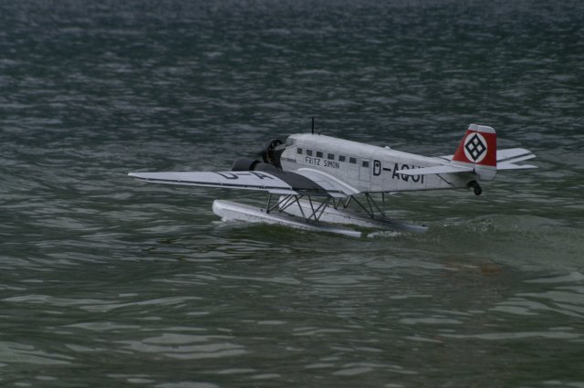 Elektro-Wasserfliegertreffen Grundlsee am 07. und 08. Juni 2008 - Foto 26 - klick = zurck zum Index