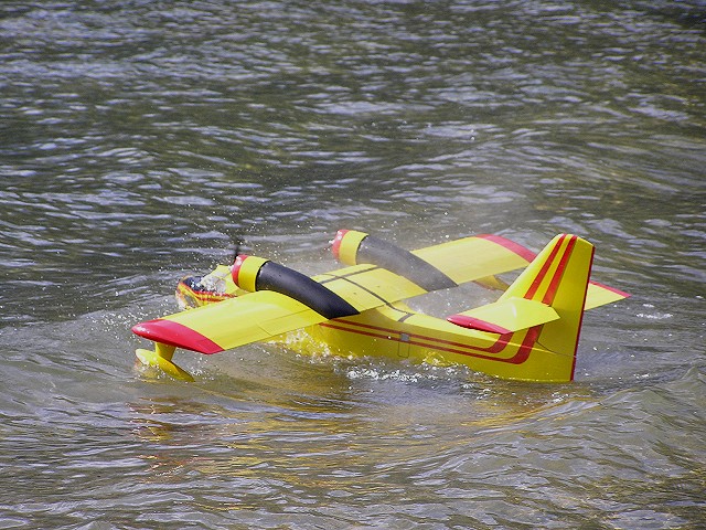 Elektro-Wasserfliegertreffen Grundlsee am 06. und 07. Juni 2009 - Foto 09 - klick = zurck zum Index