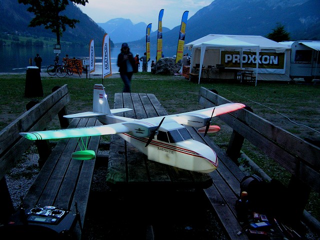 Elektro-Wasserfliegertreffen Grundlsee am 06. und 07. Juni 2009 - Foto 17 - klick = zurck zum Index