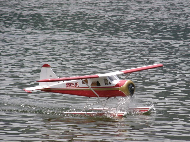 Elektro-Wasserfliegertreffen Grundlsee am 06. und 07. Juni 2009 - Foto 39 - klick = zurck zum Index