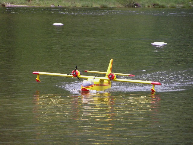 Elektro-Wasserfliegertreffen Grundlsee am 06. und 07. Juni 2009 - Foto 66 - klick = zurck zum Index