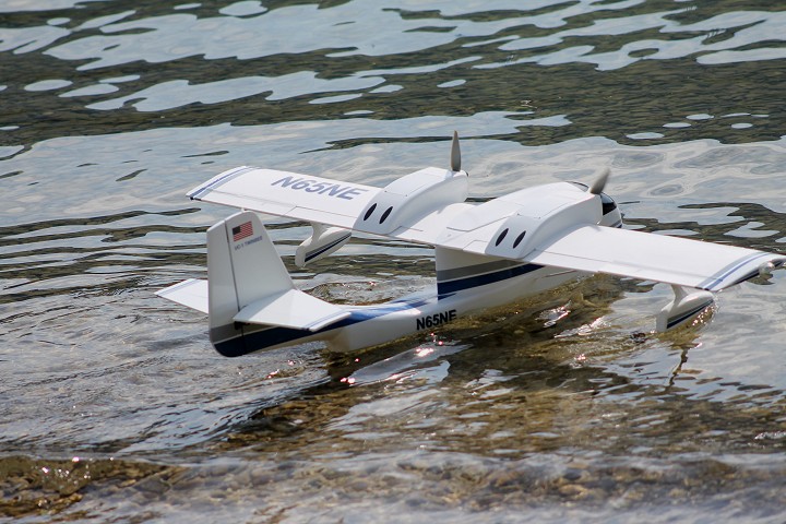 Elektro-Wasserfliegertreffen Grundlsee von 16. bis 19. Juni 2011 - Foto 14 - klick = zurck zum Index