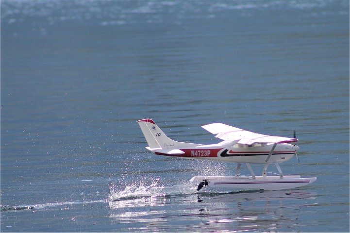 Elektro-Wasserfliegertreffen Grundlsee von 16. bis 19. Juni 2011 - Foto 18 - klick = zurck zum Index