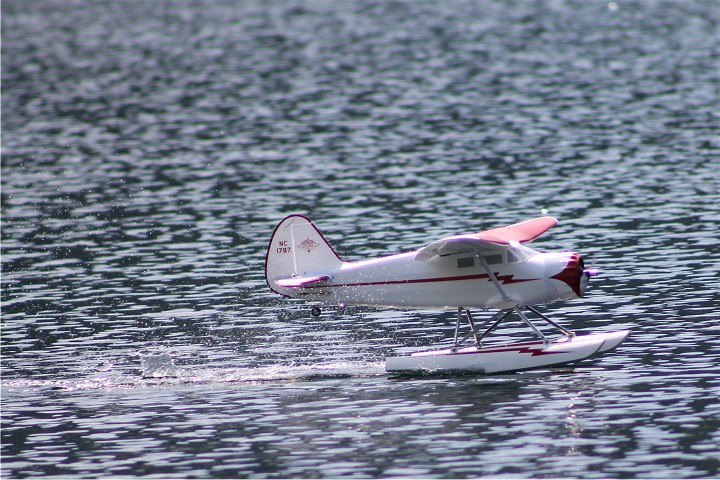 Elektro-Wasserfliegertreffen Grundlsee von 16. bis 19. Juni 2011 - Foto 44 - klick = zurck zum Index