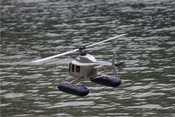 Elektro-Wasserfliegertreffen Grundlsee von 16. bis 19. Juni 2011 - Foto 72 - klick = zurck zum Index