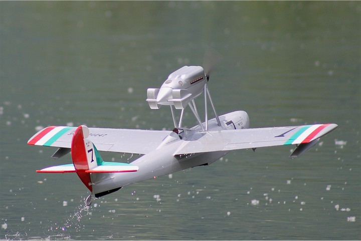 Elektro-Wasserfliegertreffen Grundlsee von 08. bis 09. Juni 2013 - Foto 24 - klick = zurck zum Index