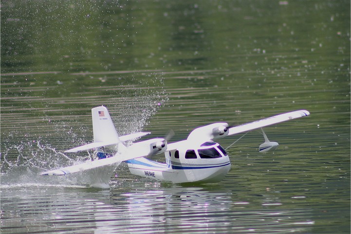 Elektro-Wasserfliegertreffen Grundlsee von 08. bis 09. Juni 2013 - Foto 29 - klick = zurck zum Index