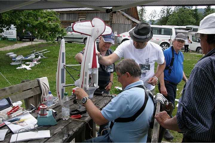 Elektro-Wasserfliegertreffen Grundlsee von 08. bis 09. Juni 2013 - Foto 61 - klick = zurck zum Index