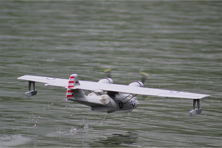 Elektro-Wasserfliegertreffen Grundlsee von 24. bis 25. Mai 2014 - Foto 11 - klick = zurck zum Index