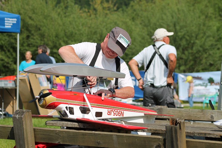 Elektro-Wasserfliegertreffen Grundlsee von 24. bis 25. Mai 2014 - Foto 68 - klick = zurck zum Index