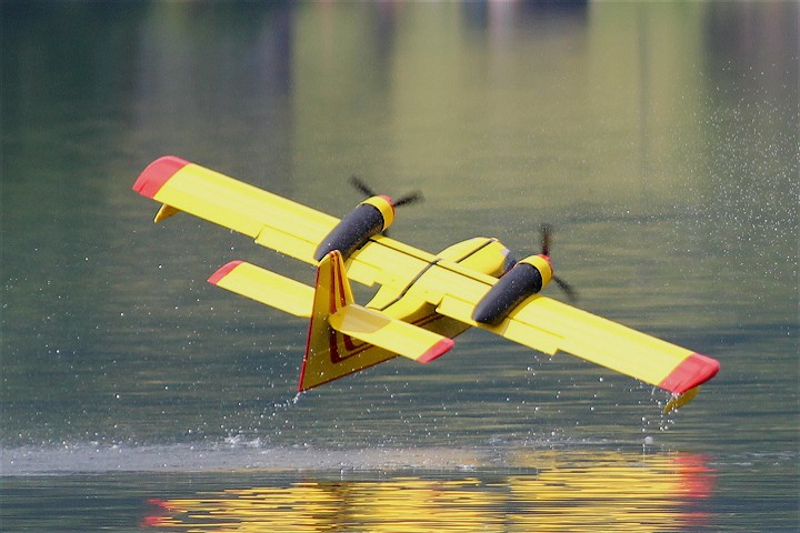 Elektro-Wasserfliegertreffen Grundlsee von 24. bis 25. Mai 2014 - Foto 78 - klick = zurck zum Index