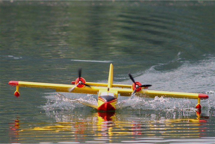 Elektro-Wasserfliegertreffen Grundlsee von 24. bis 25. Mai 2014 - Foto 79 - klick = zurck zum Index