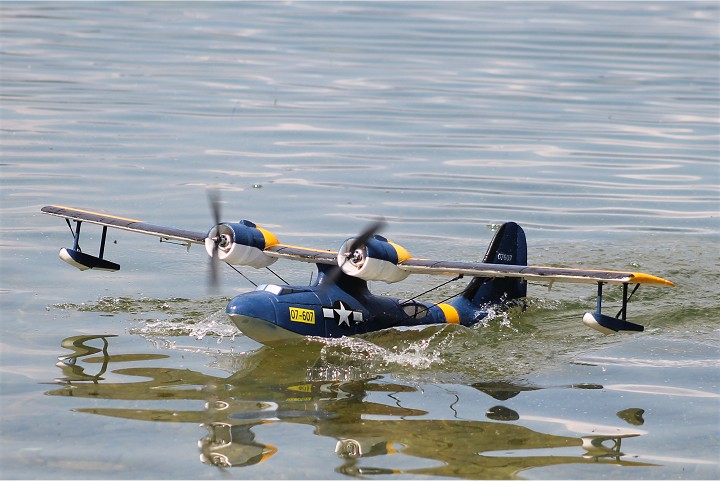 Elektro-Wasserfliegertreffen Grundlsee von 24. bis 25. Mai 2014 - Foto 81 - klick = zurck zum Index