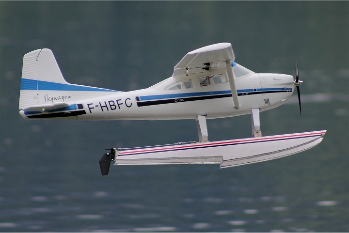 Elektro-Wasserfliegertreffen Grundlsee von 21. bis 22. Mai 2016 - Foto 05 - klick = zurck zum Index