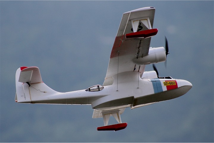 Elektro-Wasserfliegertreffen Grundlsee von 21. bis 22. Mai 2016 - Foto 09 - klick = zurck zum Index