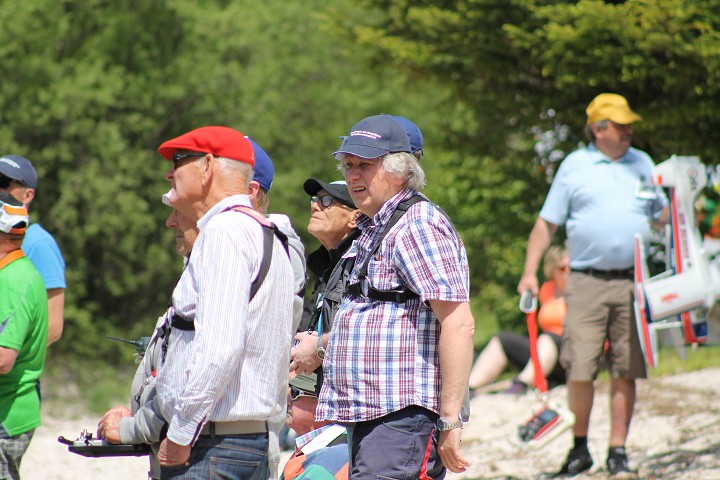 Elektro-Wasserfliegertreffen Grundlsee von 21. bis 22. Mai 2016 - Foto 16 - klick = zurck zum Index