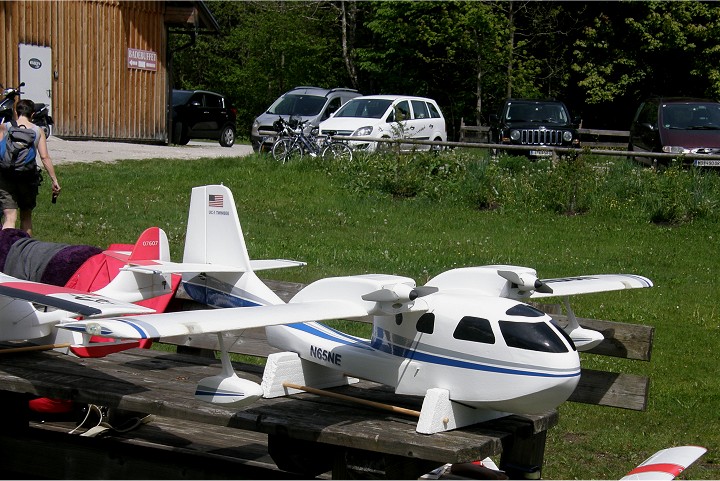 Elektro-Wasserfliegertreffen Grundlsee von 21. bis 22. Mai 2016 - Foto 43 - klick = zurck zum Index