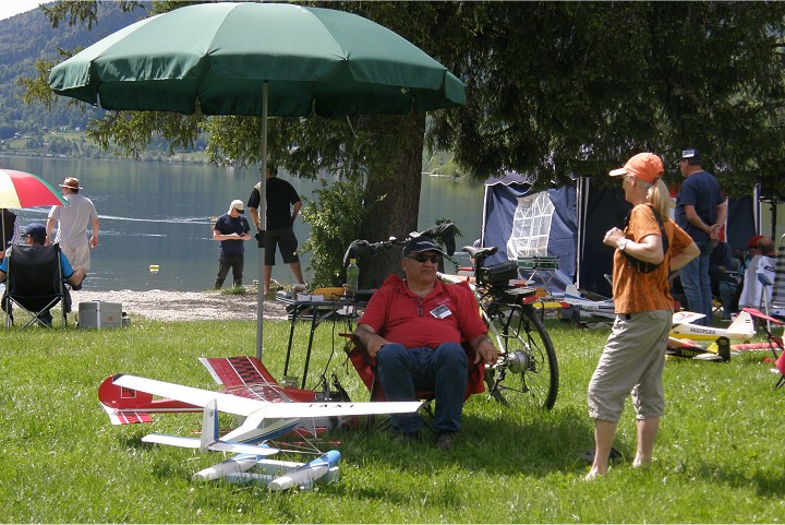 Elektro-Wasserfliegertreffen Grundlsee von 21. bis 22. Mai 2016 - Foto 50 - klick = zurck zum Index