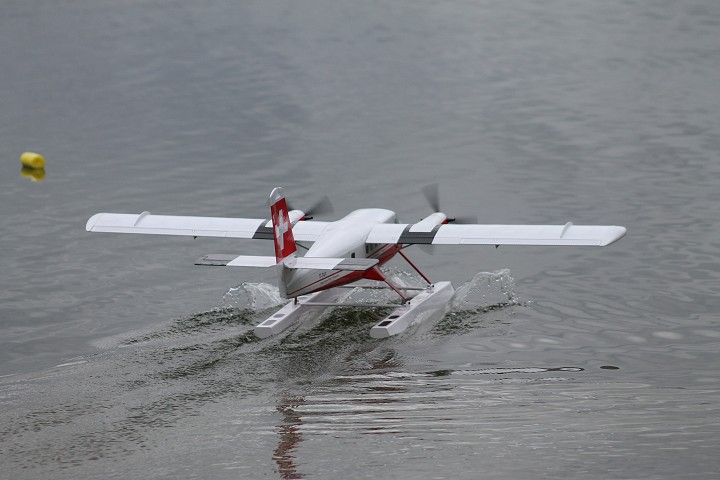 Elektro-Wasserfliegertreffen Grundlsee von 13. bis 14. Mai 2017 - Foto 12 - klick = zurck zum Index