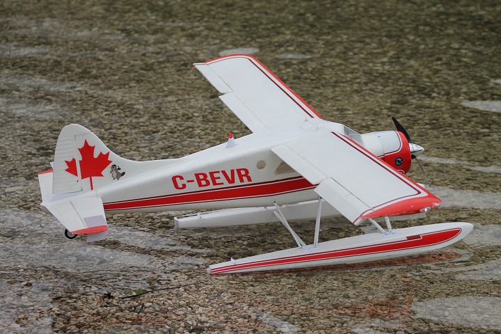 Elektro-Wasserfliegertreffen Grundlsee von 13. bis 14. Mai 2017 - Foto 19 - klick = zurck zum Index