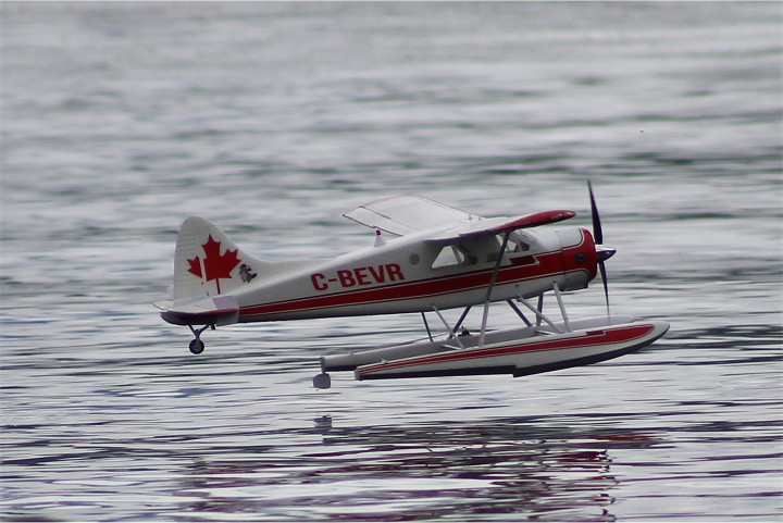 Elektro-Wasserfliegertreffen Grundlsee von 13. bis 14. Mai 2017 - Foto 23 - klick = zurck zum Index