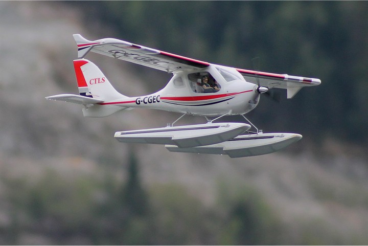 Elektro-Wasserfliegertreffen Grundlsee von 13. bis 14. Mai 2017 - Foto 26 - klick = zurck zum Index