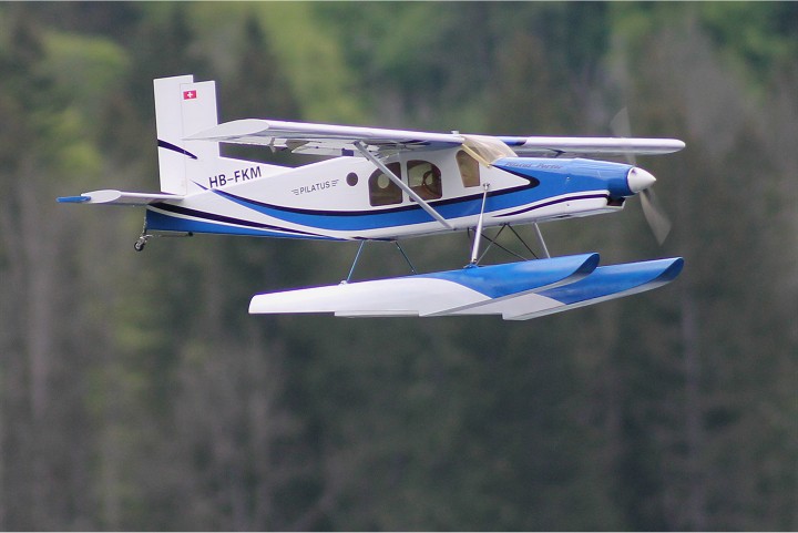 Elektro-Wasserfliegertreffen Grundlsee von 13. bis 14. Mai 2017 - Foto 27 - klick = zurck zum Index