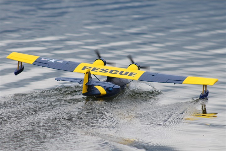 Elektro-Wasserfliegertreffen Grundlsee von 13. bis 14. Mai 2017 - Foto 70 - klick = zurck zum Index