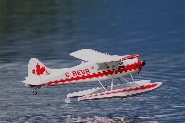 Elektro-Wasserfliegertreffen Grundlsee von 13. bis 14. Mai 2017 - Foto 79 - klick = zurck zum Index