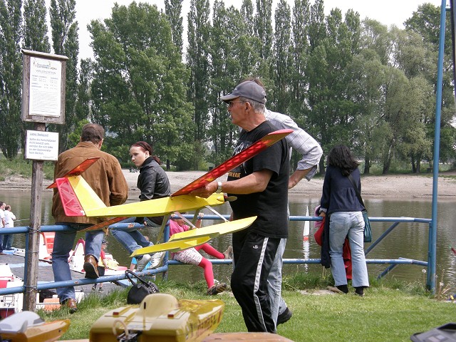 6. Klosterneuburger Modellsporttag am 30. April 2011 - Foto 28 - klick = zurck zum Index