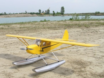 Piper J-3 auf Schwimmern, Foto 10