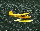 Piper Cub auf Schwimmern